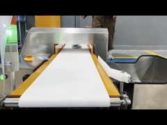 खाद्य ग्रेड कन्वेयर बेल्ट स्वचालित अस्वीकृति सीई के साथ धातु डिटेक्टर मशीन