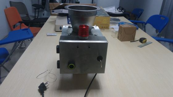 स्वचालित धातु पृथक्करण उपकरण कार्य औद्योगिक के लिए कार्यक्षेत्र मुक्त पतन प्रकार